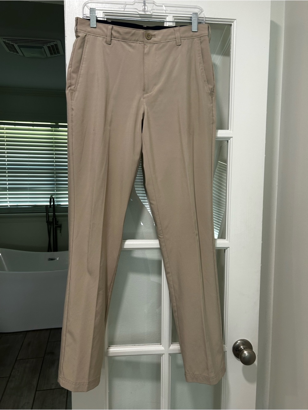 Izod khaki golf pants — Light Tan 30x32 FLAW